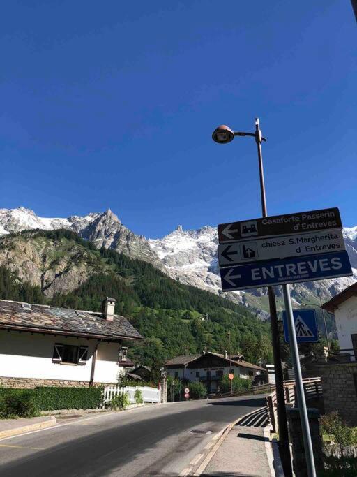 Appartamenti Vista Monte Bianco Courmayeur-Entreves Экстерьер фото